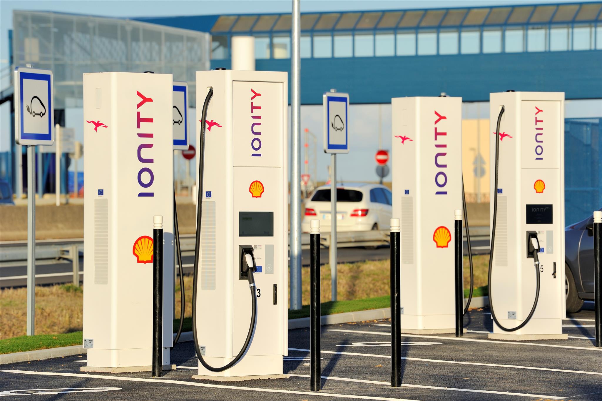 IONITY chooses SPIE for the deployment of its pan-European network of electric vehicle charging stations
